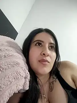 mialorents's cam snapshot