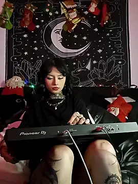 Isabella__dark's cam snapshot