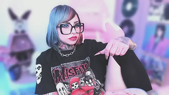 NikkiRamone's cam snapshot