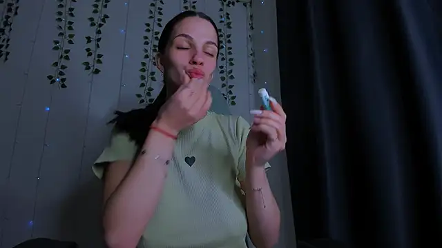 KarlaSim's cam snapshot