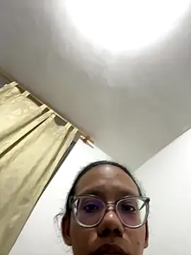 Curly_lily live sex cam