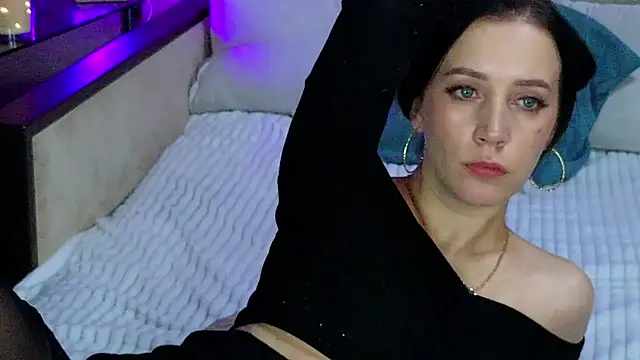 MonicaSweetx's cam snapshot