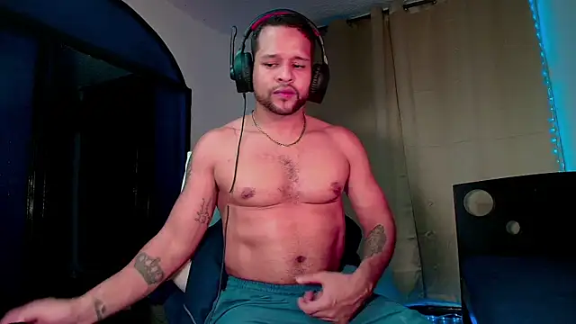 LucasGaeel live sex cam