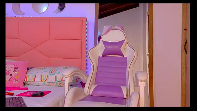 BabyDollvibes's cam snapshot