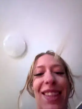 Leyladieistso47 live sex cam