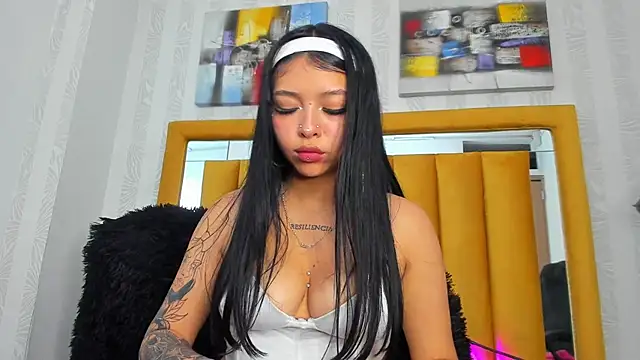 pettit_courtny's cam snapshot