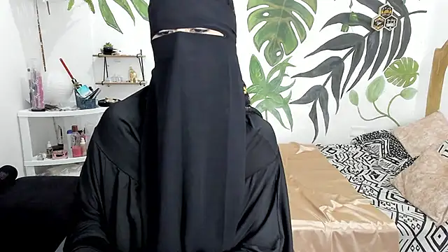 chaymae_nah_'s cam snapshot