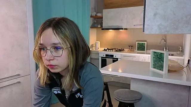 SharriDobes's cam snapshot