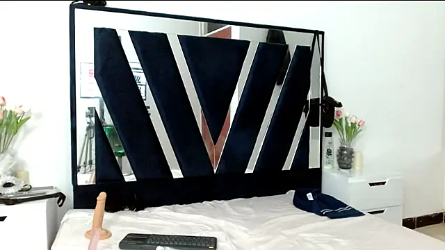 ZoeJhonsom's cam snapshot