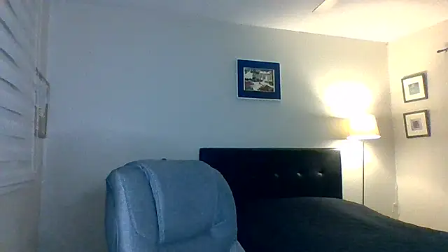 HappyIva's cam snapshot