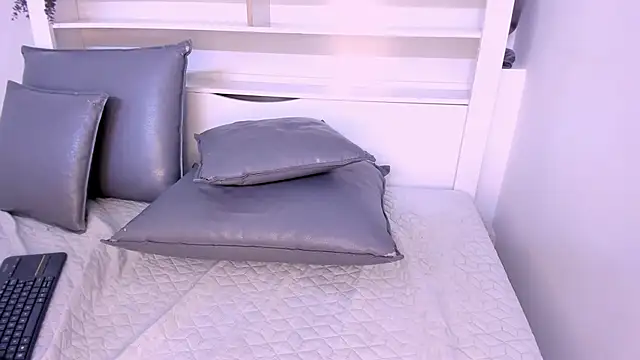 Mistt_Mia's cam snapshot