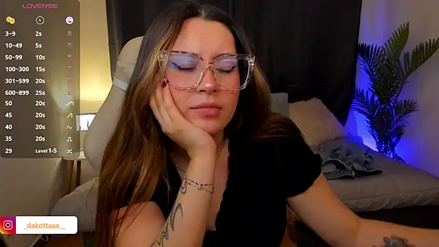 dakottaa_'s cam snapshot