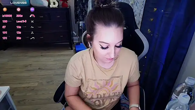 Brooklyn_Bee's cam snapshot