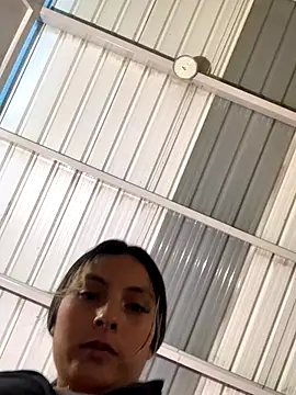 Cami_Leon2's cam snapshot