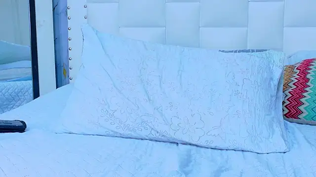 Beautifulskinny18's cam snapshot