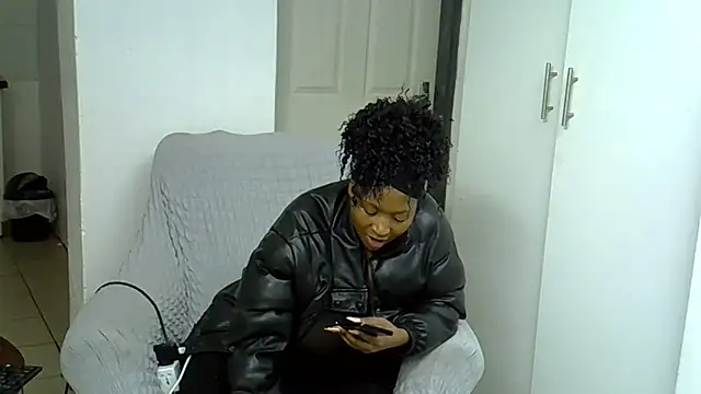 HipsDontLieX95's cam snapshot