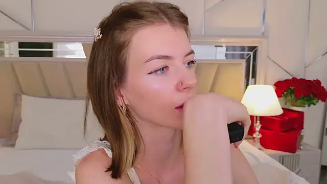 MeganMour's cam snapshot