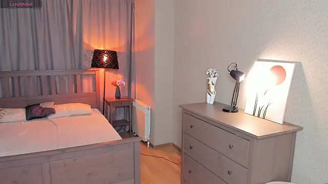 OdellaFrake's cam snapshot