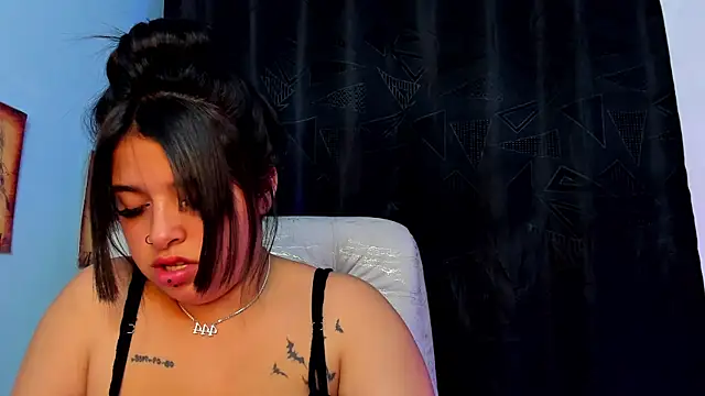 queen_salomme's cam snapshot