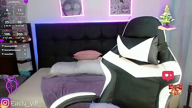 Emily_vill's cam snapshot