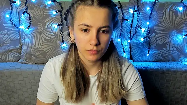 MaggieCake's cam snapshot