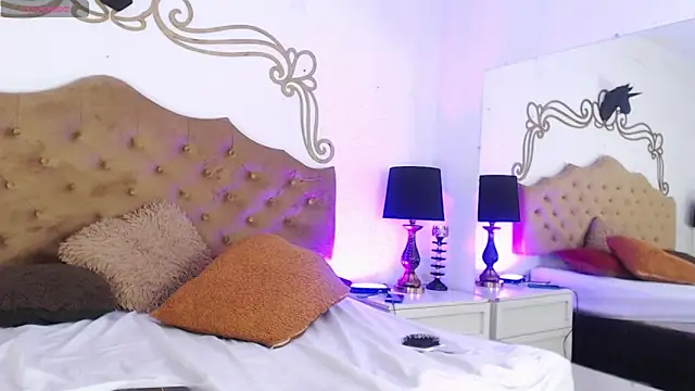 Adara_Ferrara live sex cam