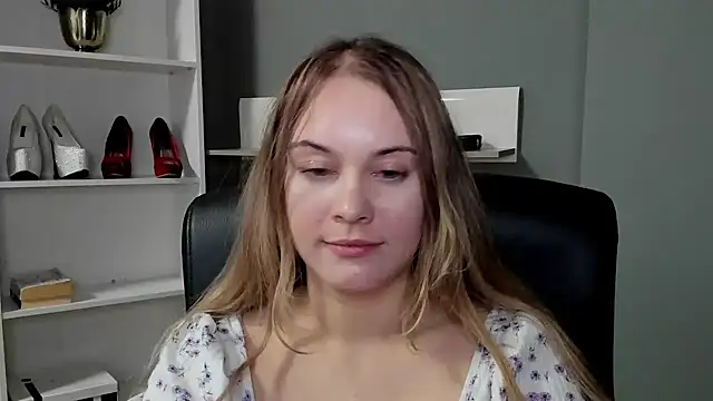 kitty_valeria live sex cam