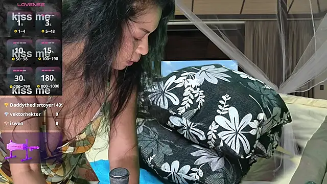 HornyShyAsian live sex cam