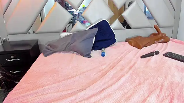 Nahomi-Hill's cam snapshot