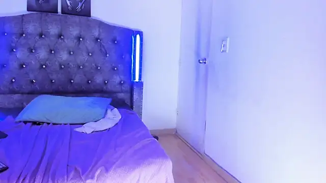 Scarlet_n_rayven live sex cam