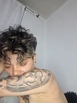 megan_cr's cam snapshot