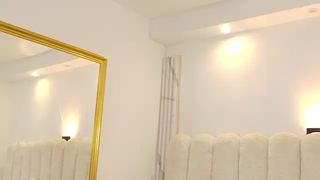 Juliabadlee's cam snapshot