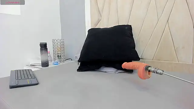 Ashton__Montana live sex cam