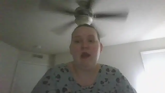 FantasyWifeBri's cam snapshot