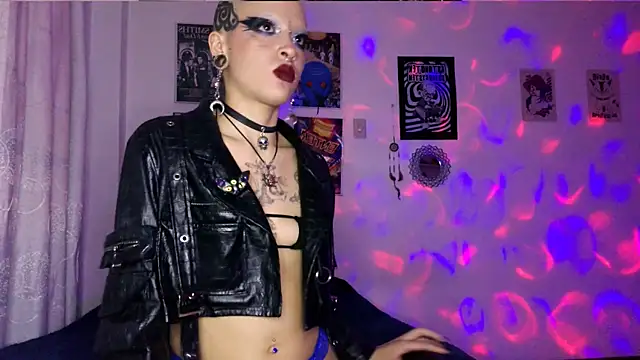 plutonbluemooon333 live sex cam