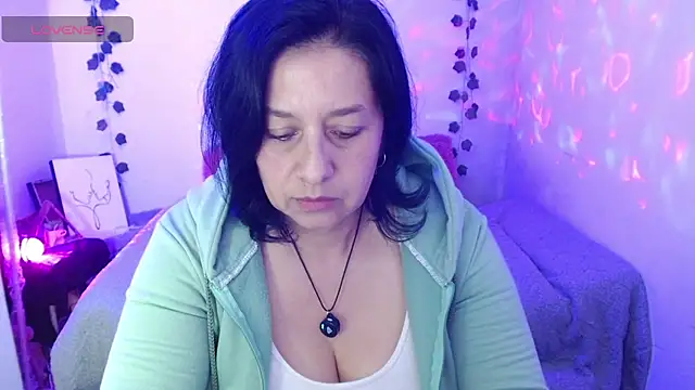 camilalatti's cam snapshot