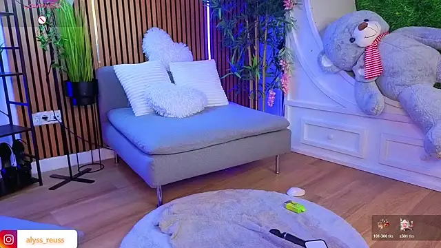 AlyseReuse's cam snapshot