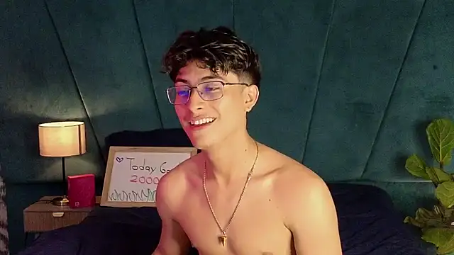 Aaron_Eze live sex cam