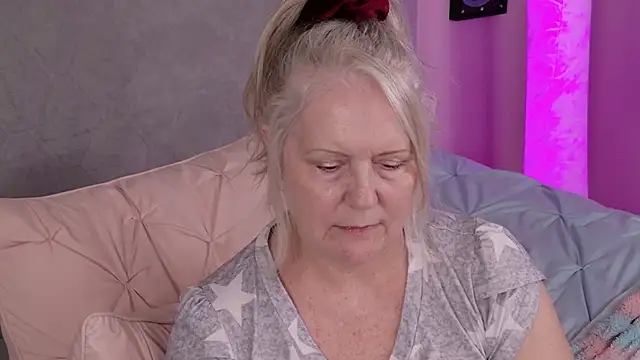 Kaitlyn_Winters's cam snapshot