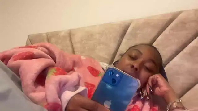 ChocolateCakeQueen live sex cam