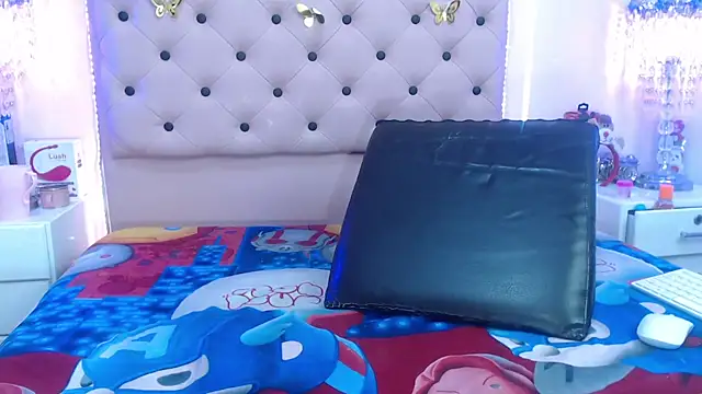 HannahEmmax2's cam snapshot