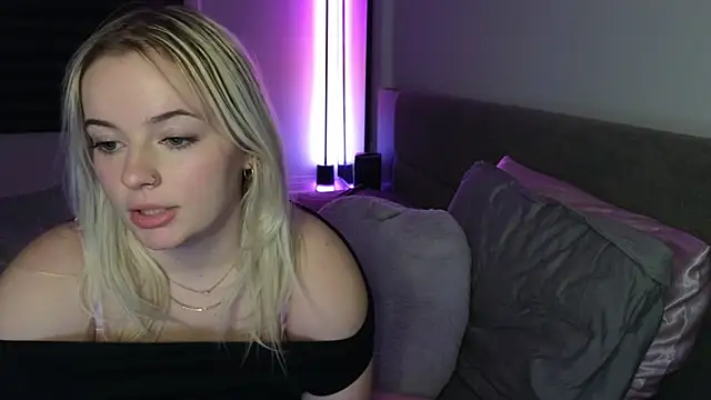 margot_robbie7's cam snapshot