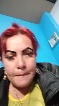 carolinhe_'s cam snapshot