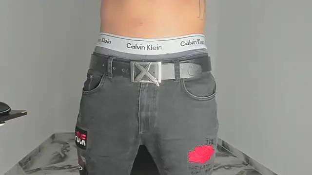 mikee_scooth live sex cam