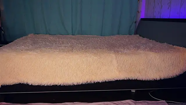 FannyHewson live sex cam