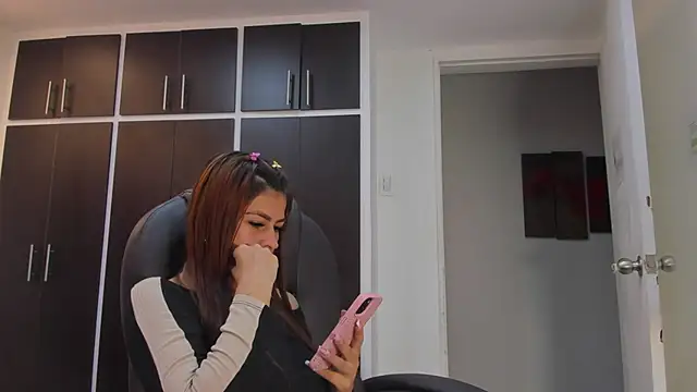 Charlotte_Ice1 live sex cam