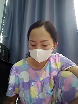 Baby-sexytits18's cam snapshot