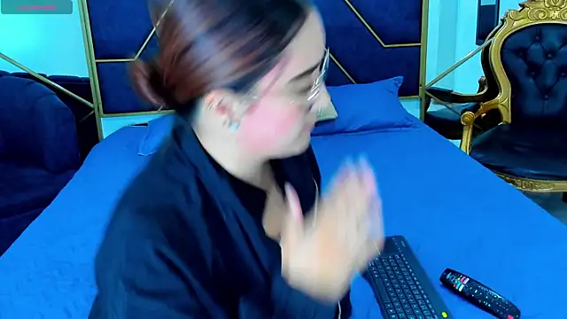 Pamela_Johnsn's cam snapshot