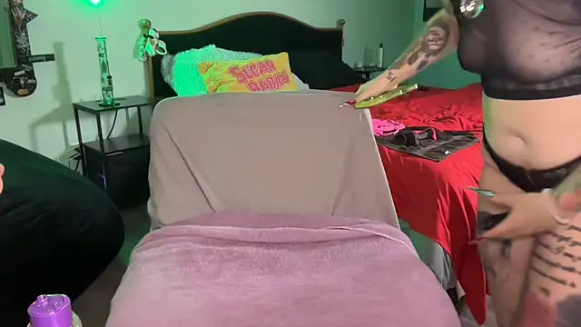 CherryBombBomb's cam snapshot