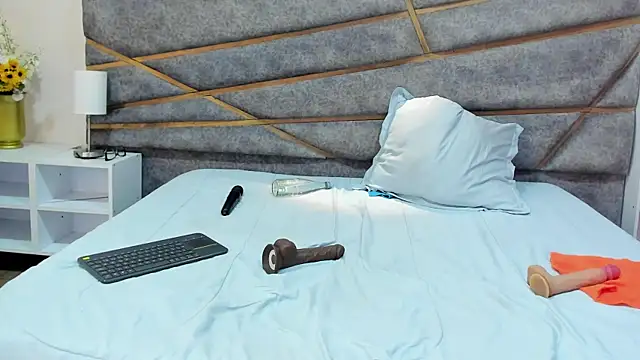 Julia_Gomes's cam snapshot